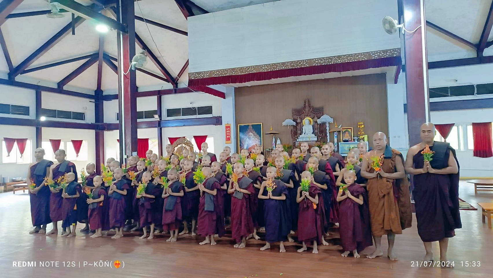 雨安居（ဝါတွင်း發音Wah-Dwin）