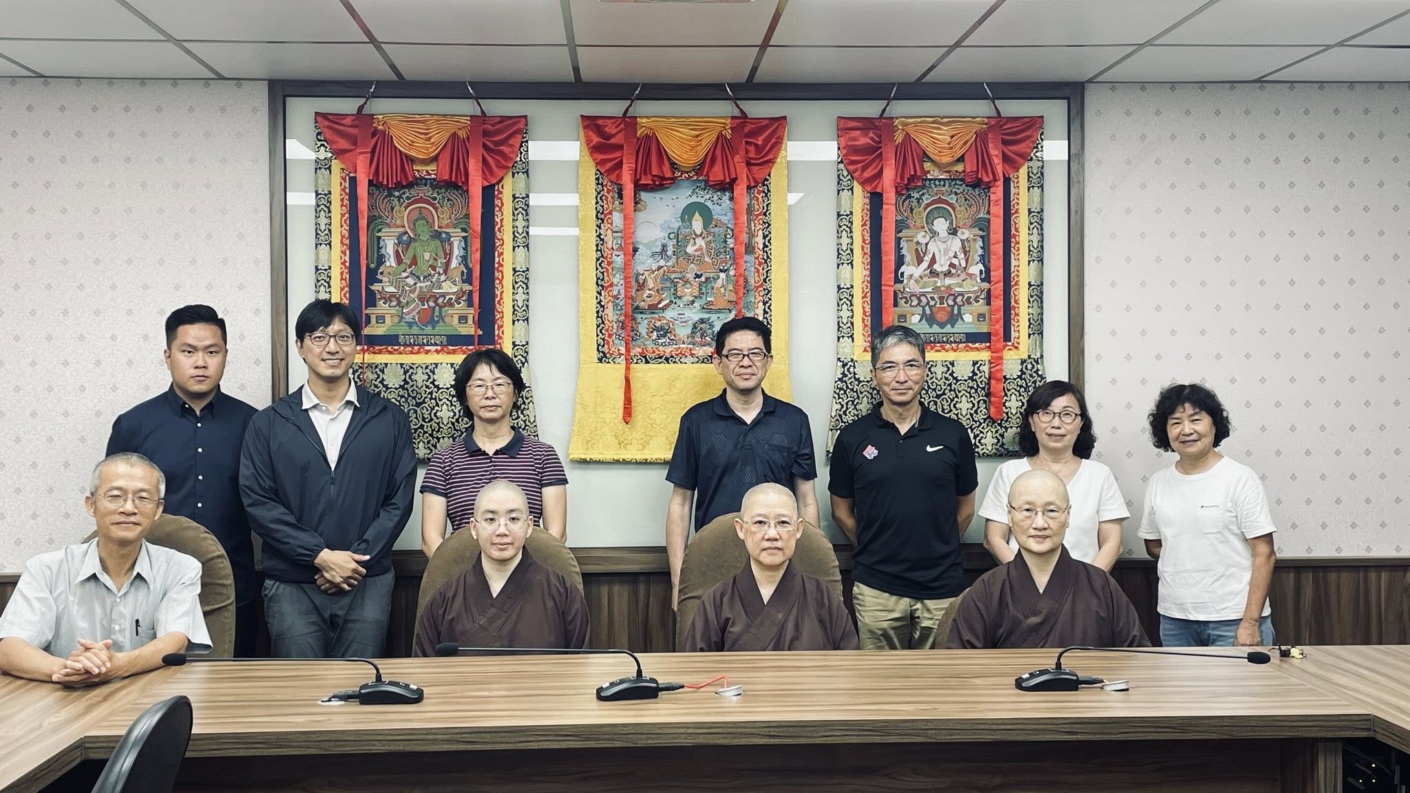 《參訪福智教育園區和慈心大自然莊園，請益實驗教育的課程內容和有機植物的栽種營銷》